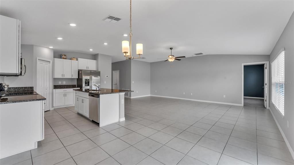 For Sale: $305,000 (4 beds, 2 baths, 1936 Square Feet)