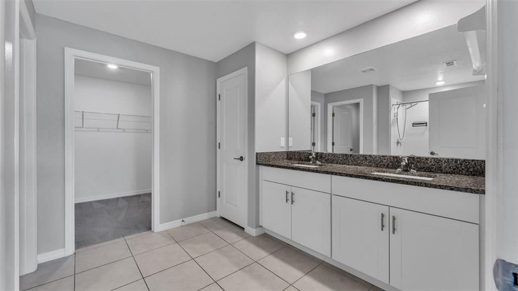 For Sale: $305,000 (4 beds, 2 baths, 1936 Square Feet)