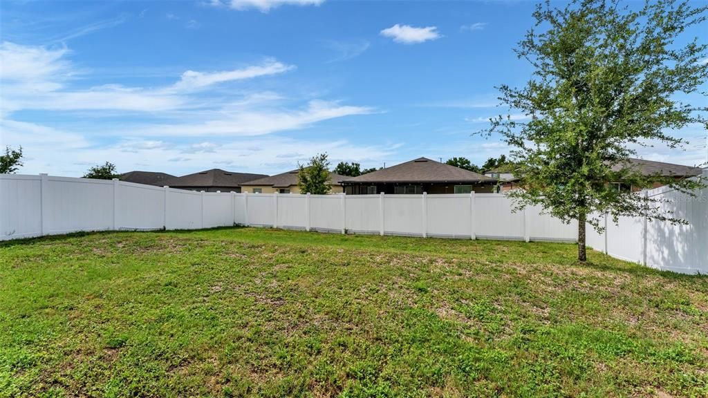 For Sale: $305,000 (4 beds, 2 baths, 1936 Square Feet)