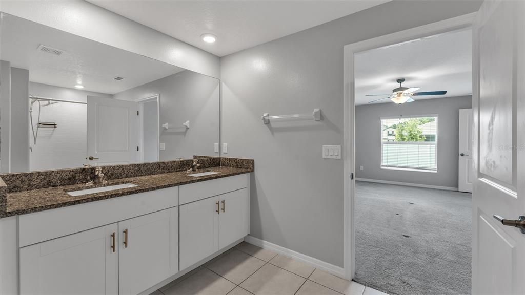 For Sale: $305,000 (4 beds, 2 baths, 1936 Square Feet)