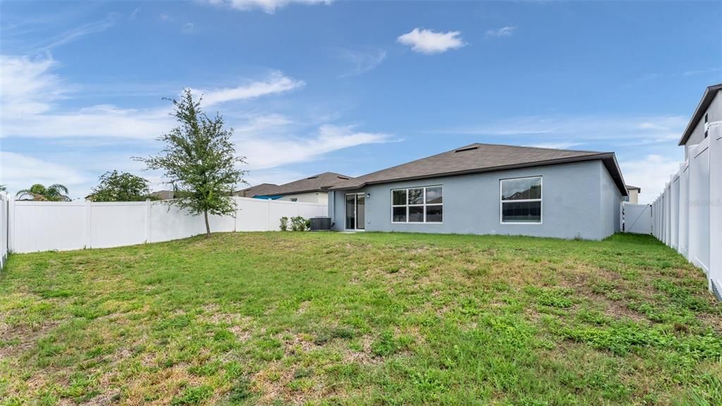 For Sale: $305,000 (4 beds, 2 baths, 1936 Square Feet)