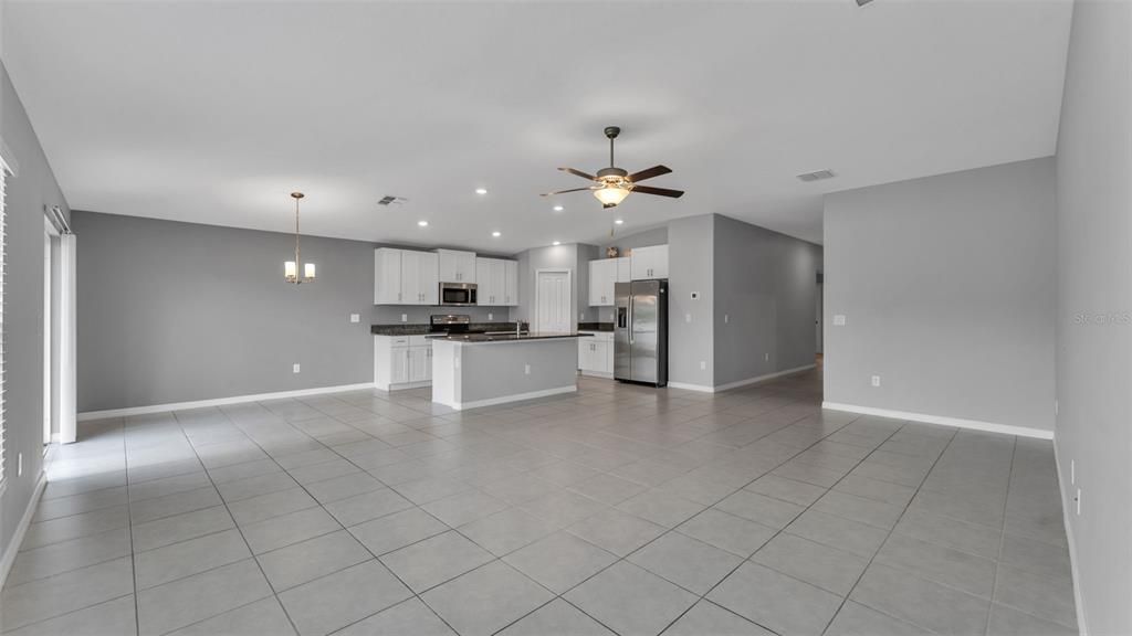 For Sale: $305,000 (4 beds, 2 baths, 1936 Square Feet)