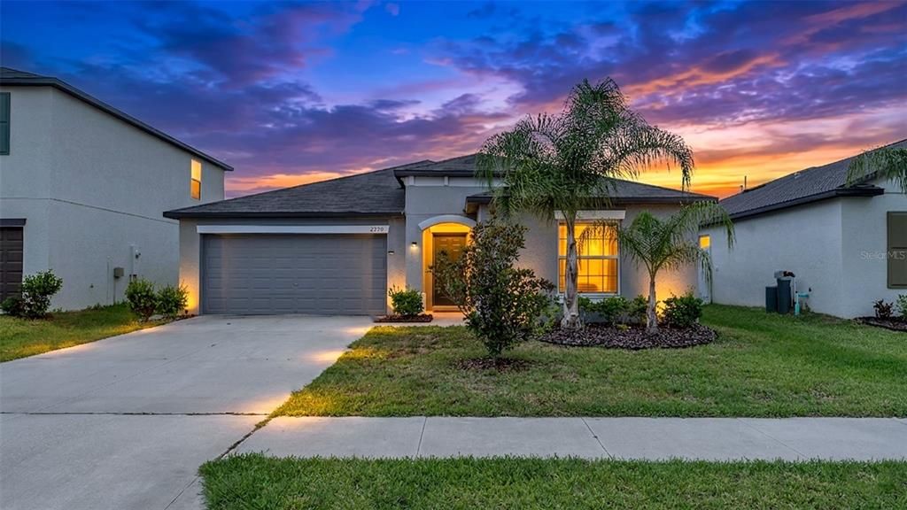 For Sale: $305,000 (4 beds, 2 baths, 1936 Square Feet)