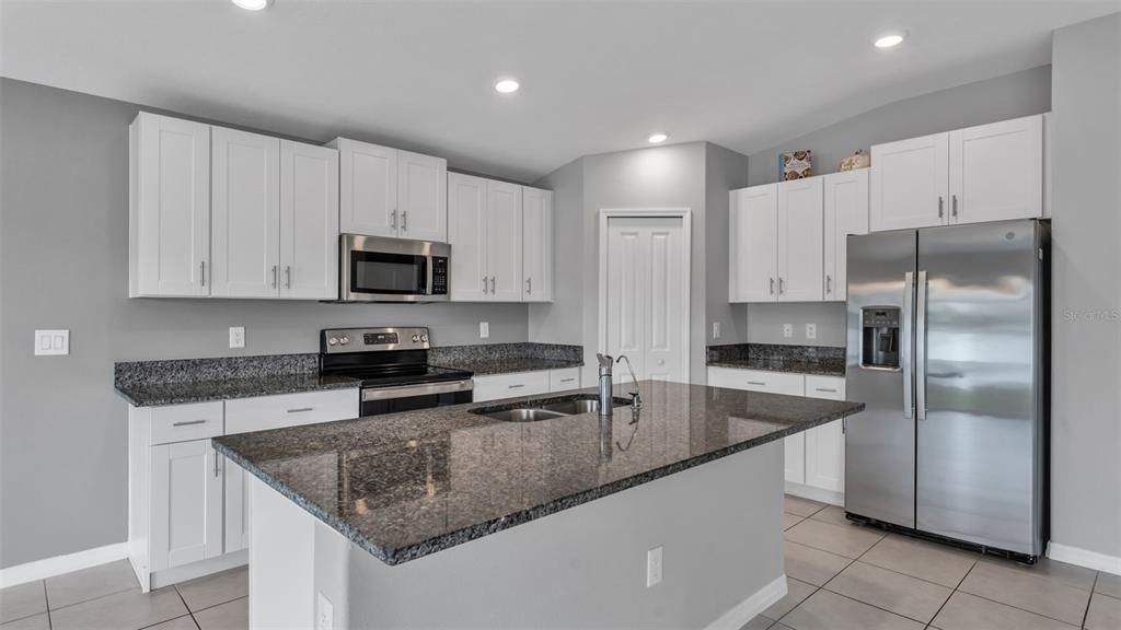 For Sale: $305,000 (4 beds, 2 baths, 1936 Square Feet)