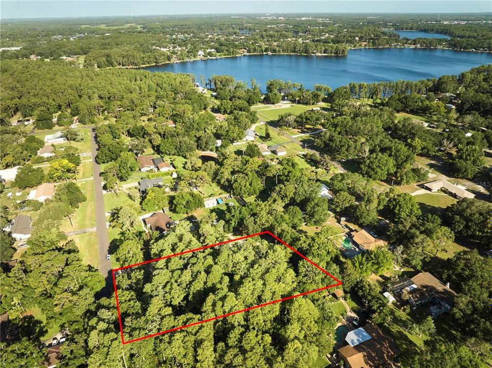 待售: $425,000 (1.24 acres)