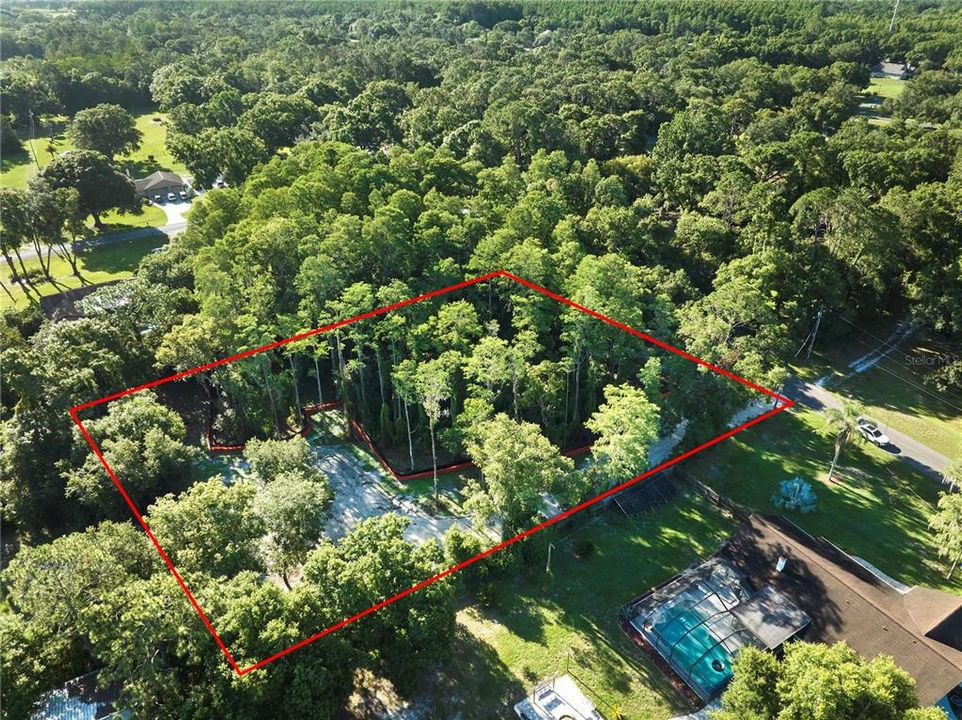 待售: $425,000 (1.24 acres)