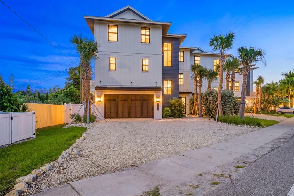For Sale: $2,895,000 (5 beds, 0 baths, 2801 Square Feet)