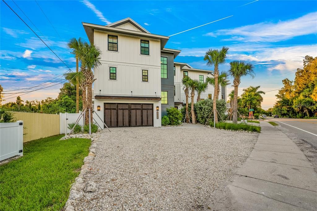 For Sale: $2,895,000 (5 beds, 0 baths, 2801 Square Feet)