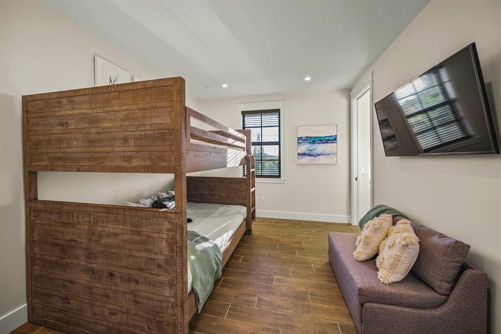 For Sale: $2,895,000 (5 beds, 0 baths, 2801 Square Feet)
