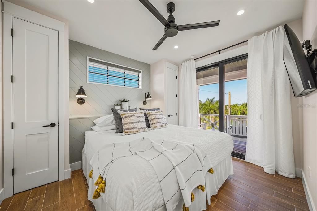 For Sale: $2,895,000 (5 beds, 0 baths, 2801 Square Feet)