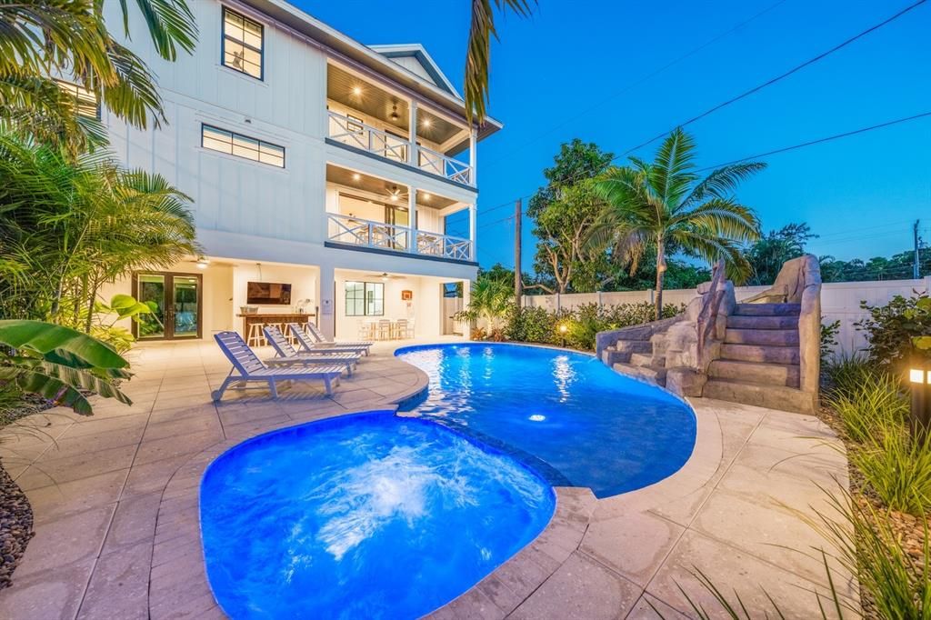 For Sale: $2,895,000 (5 beds, 0 baths, 2801 Square Feet)