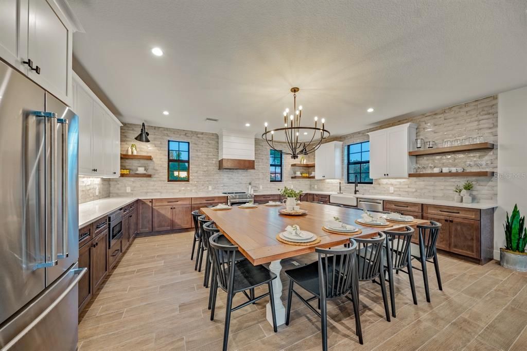 For Sale: $2,895,000 (5 beds, 0 baths, 2801 Square Feet)