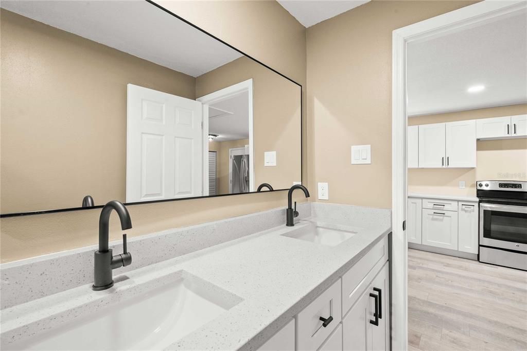 For Sale: $279,900 (3 beds, 2 baths, 1008 Square Feet)