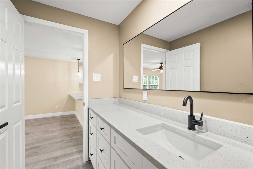 For Sale: $279,900 (3 beds, 2 baths, 1008 Square Feet)