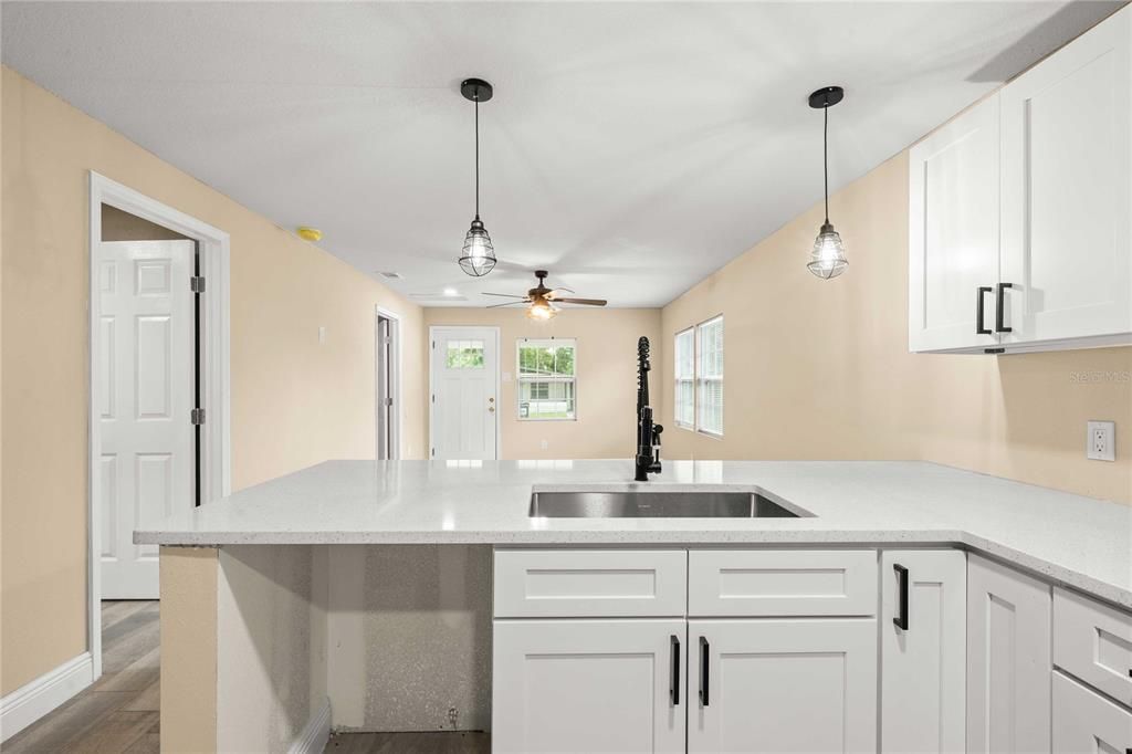 For Sale: $279,900 (3 beds, 2 baths, 1008 Square Feet)