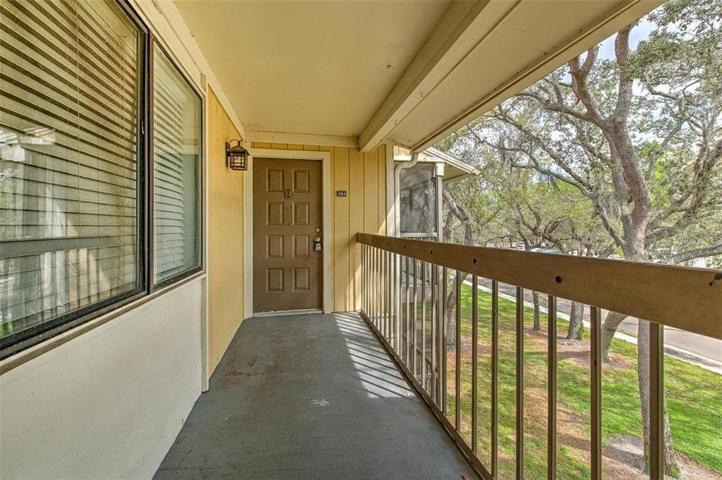 For Sale: $165,000 (2 beds, 2 baths, 1132 Square Feet)