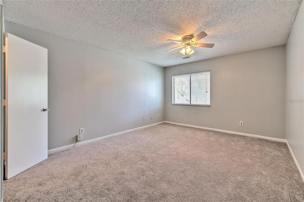 For Sale: $165,000 (2 beds, 2 baths, 1132 Square Feet)