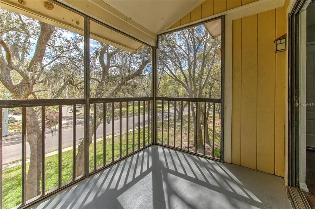 For Sale: $165,000 (2 beds, 2 baths, 1132 Square Feet)