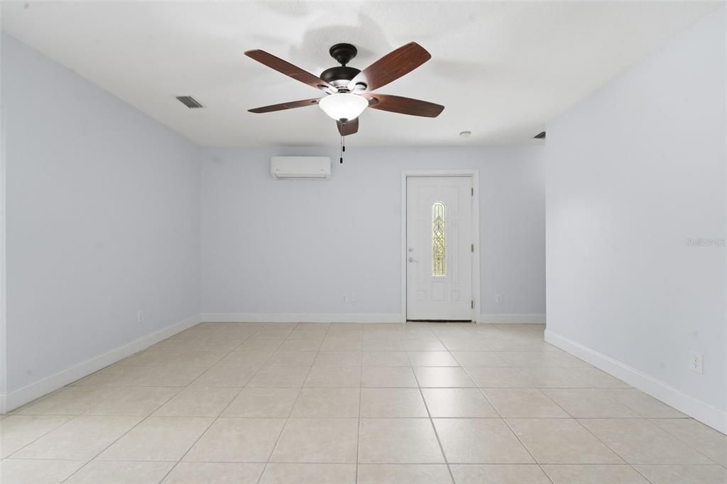 For Sale: $389,900 (4 beds, 3 baths, 1808 Square Feet)