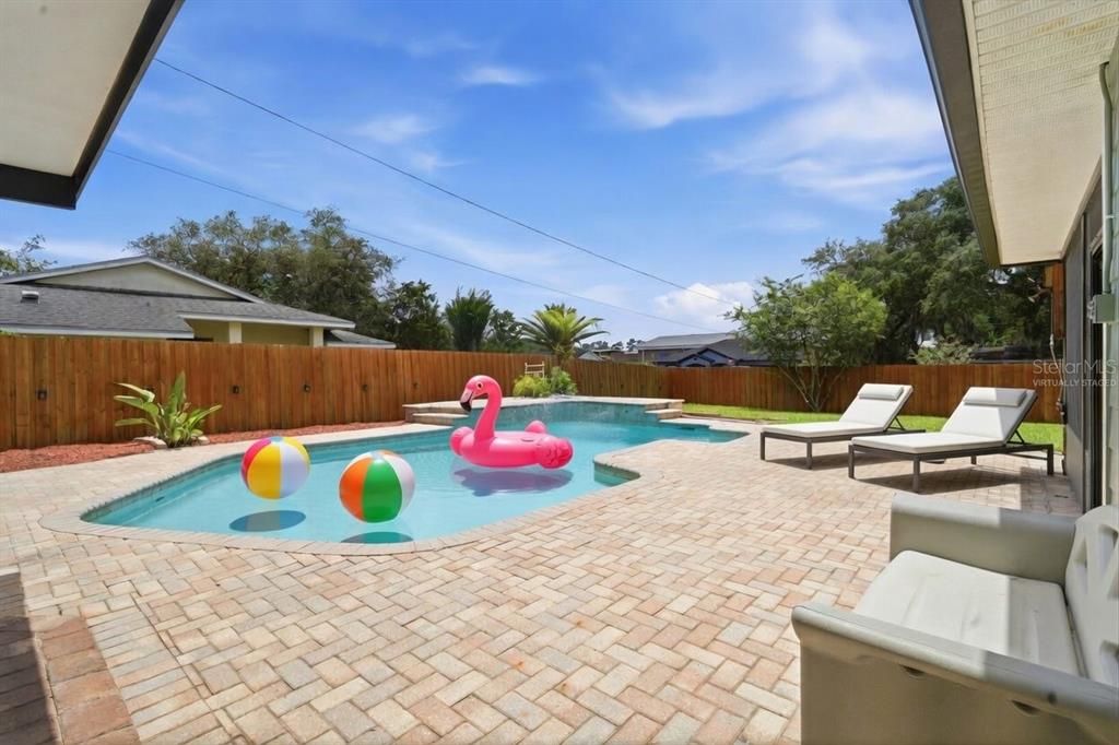 For Sale: $389,900 (4 beds, 3 baths, 1808 Square Feet)
