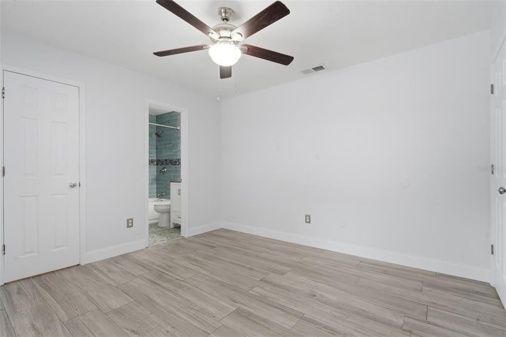For Sale: $389,900 (4 beds, 3 baths, 1808 Square Feet)