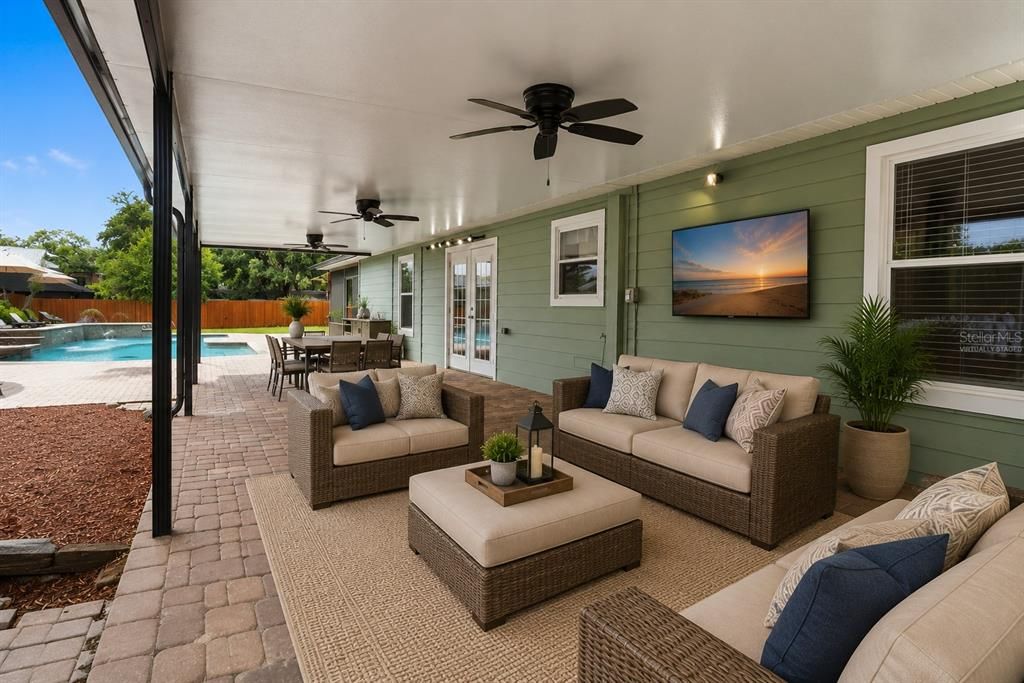 For Sale: $389,900 (4 beds, 3 baths, 1808 Square Feet)
