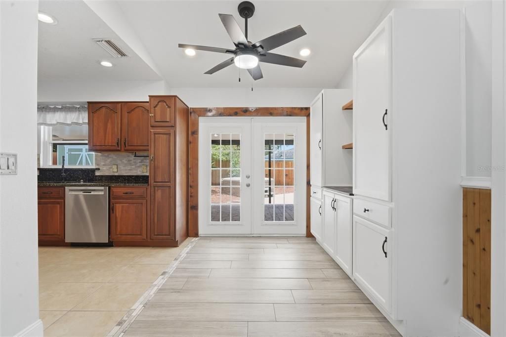 For Sale: $389,900 (4 beds, 3 baths, 1808 Square Feet)