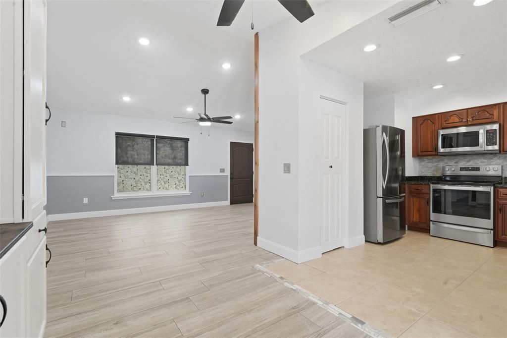 For Sale: $389,900 (4 beds, 3 baths, 1808 Square Feet)