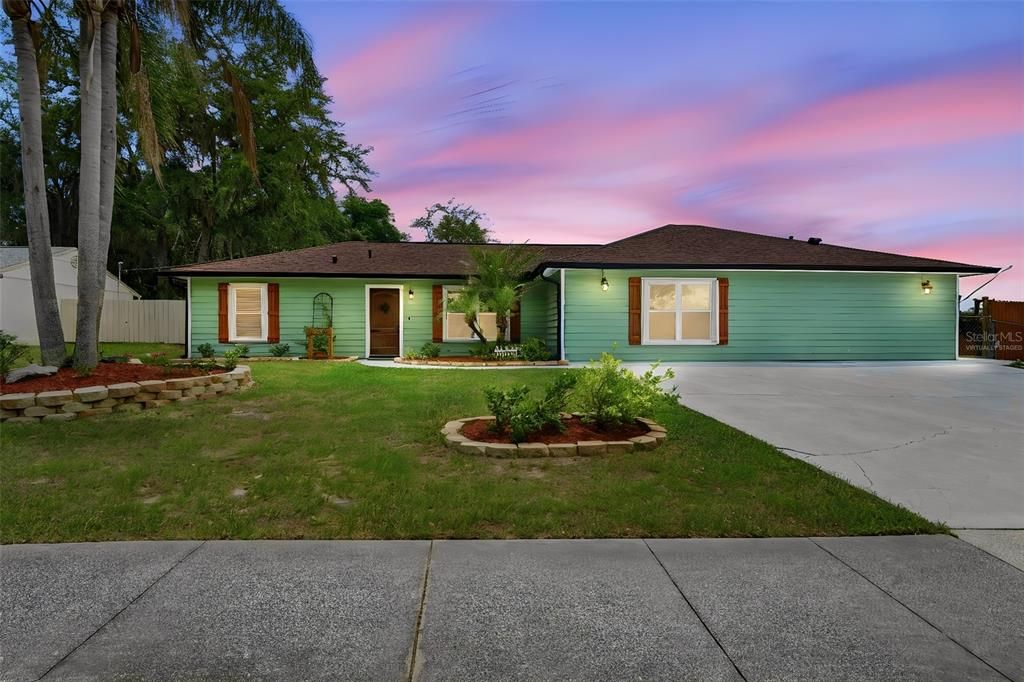 For Sale: $389,900 (4 beds, 3 baths, 1808 Square Feet)
