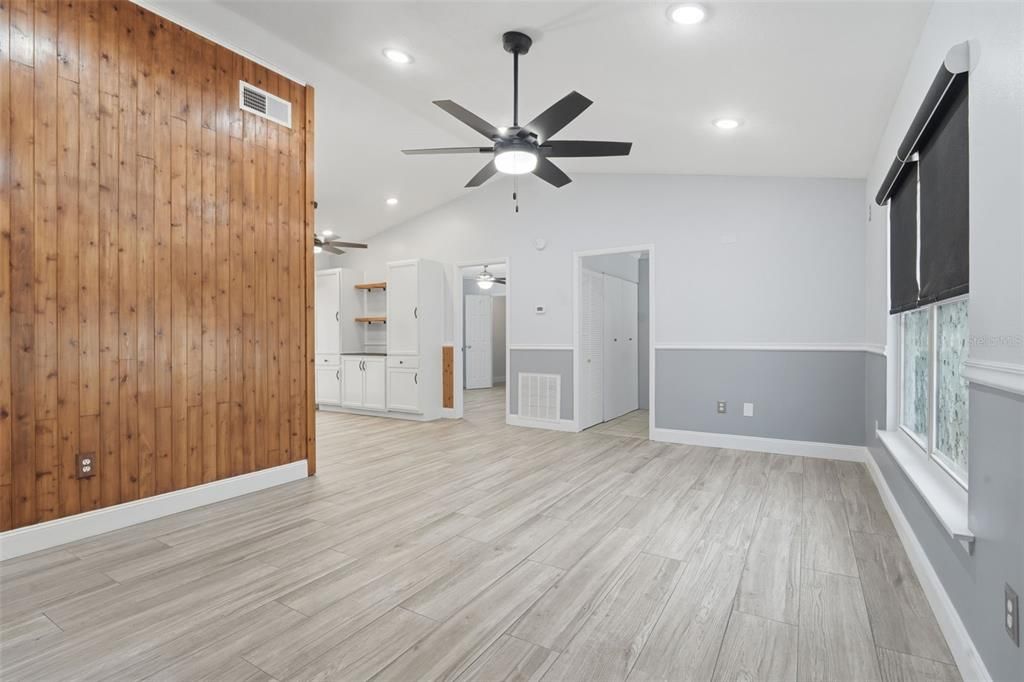 For Sale: $389,900 (4 beds, 3 baths, 1808 Square Feet)