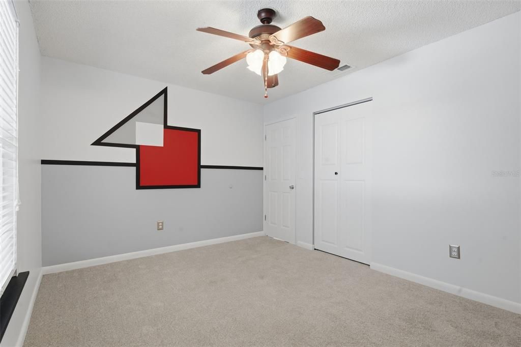 For Sale: $389,900 (4 beds, 3 baths, 1808 Square Feet)