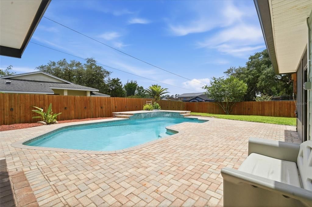 For Sale: $389,900 (4 beds, 3 baths, 1808 Square Feet)