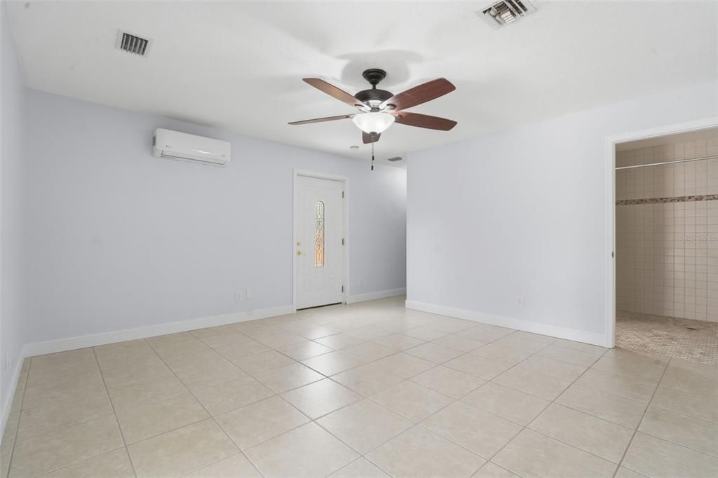 For Sale: $389,900 (4 beds, 3 baths, 1808 Square Feet)