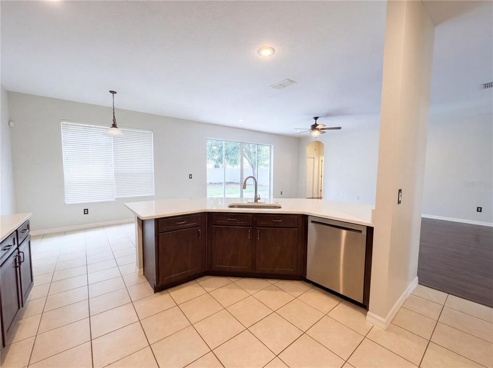 For Sale: $515,000 (5 beds, 5 baths, 3569 Square Feet)