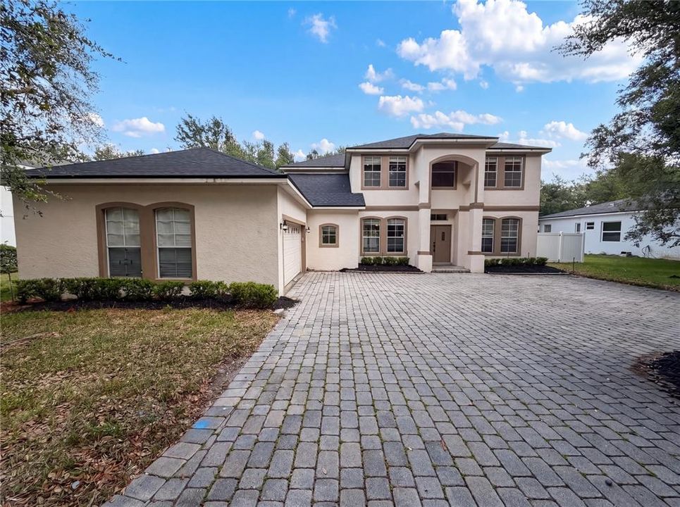 For Sale: $515,000 (5 beds, 5 baths, 3569 Square Feet)
