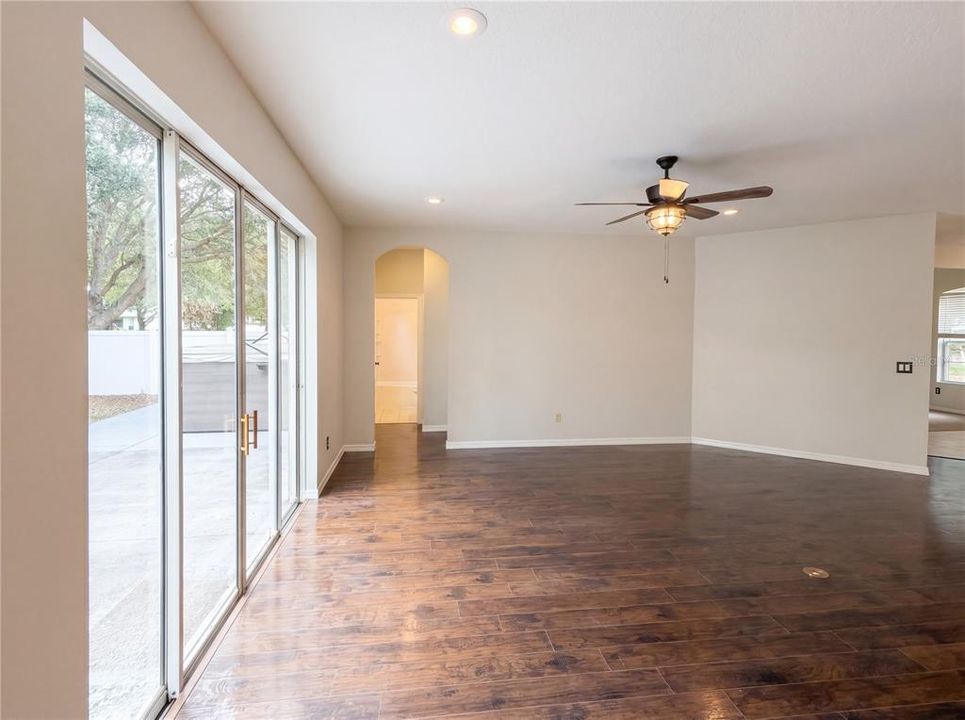 For Sale: $515,000 (5 beds, 5 baths, 3569 Square Feet)
