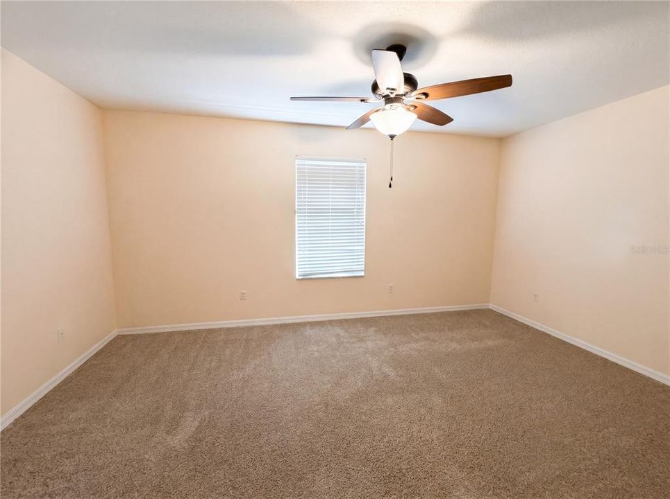 For Sale: $515,000 (5 beds, 5 baths, 3569 Square Feet)