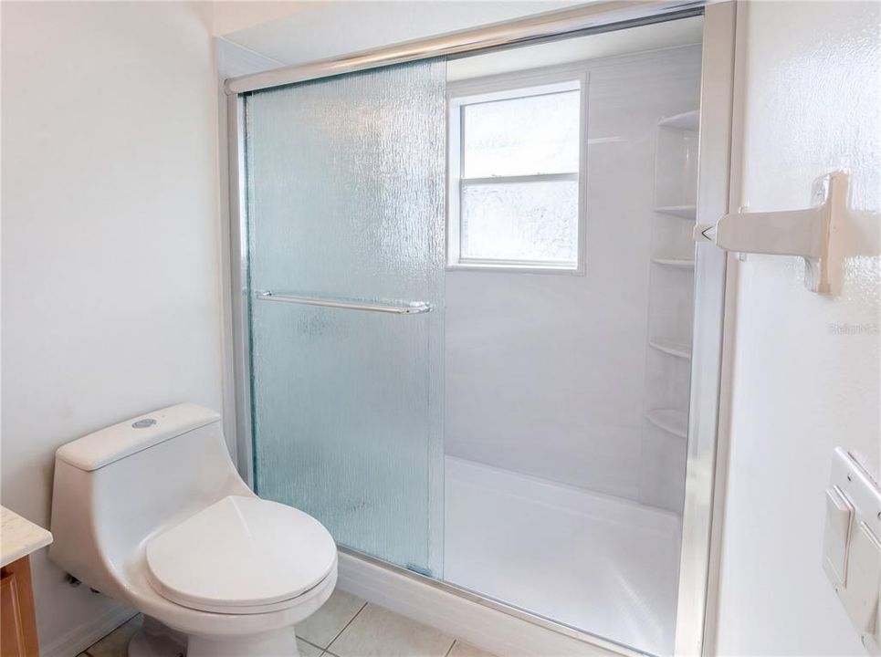 For Sale: $515,000 (5 beds, 5 baths, 3569 Square Feet)