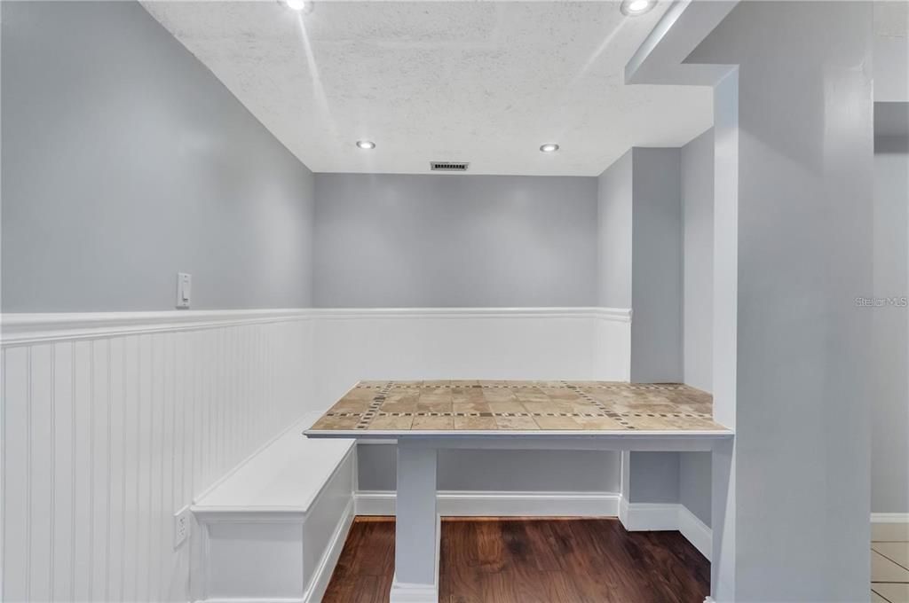 For Rent: $1,799 (3 beds, 2 baths, 1252 Square Feet)