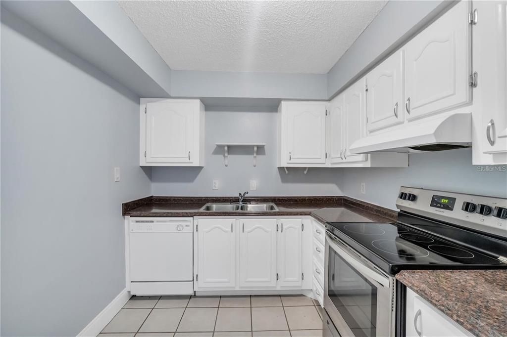 For Rent: $1,799 (3 beds, 2 baths, 1252 Square Feet)