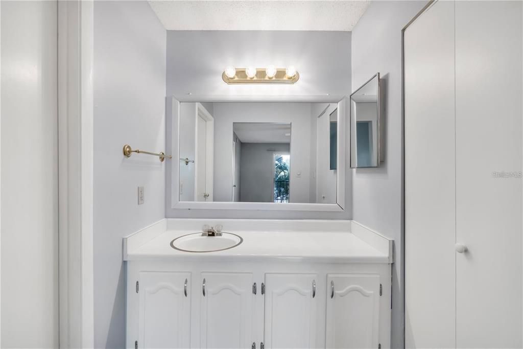 For Rent: $1,799 (3 beds, 2 baths, 1252 Square Feet)