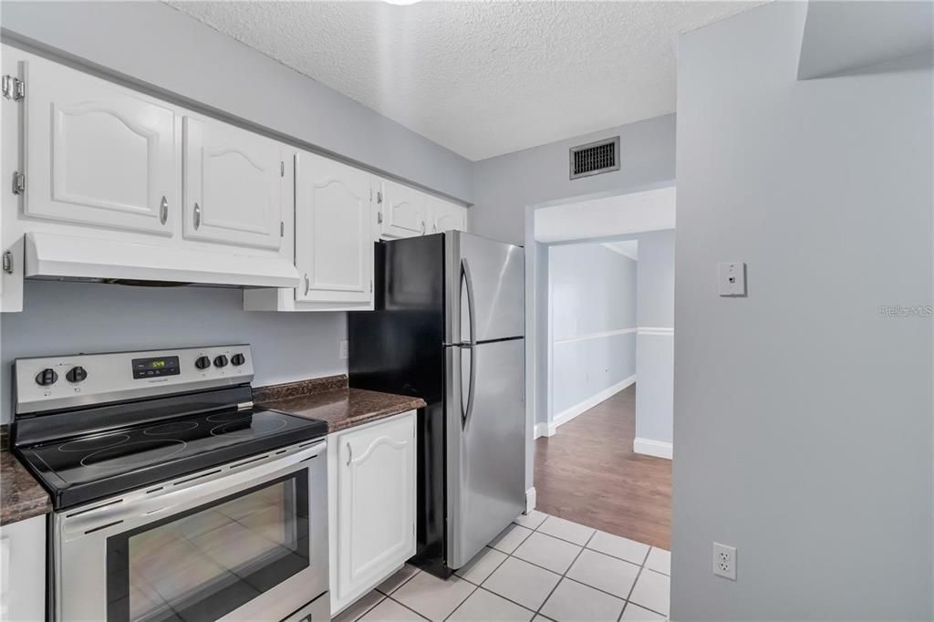 For Rent: $1,799 (3 beds, 2 baths, 1252 Square Feet)