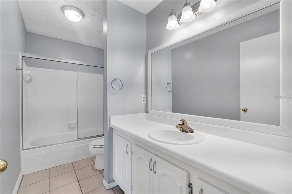 For Rent: $1,799 (3 beds, 2 baths, 1252 Square Feet)
