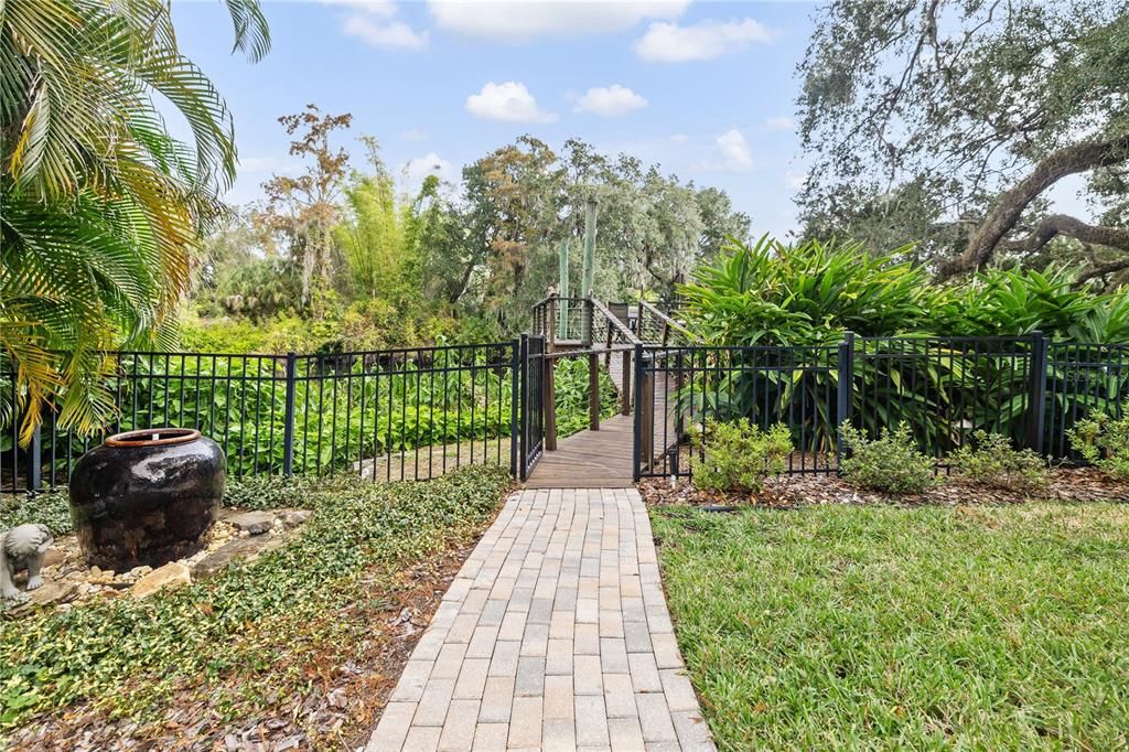 Active With Contract: $699,000 (2 beds, 2 baths, 1582 Square Feet)