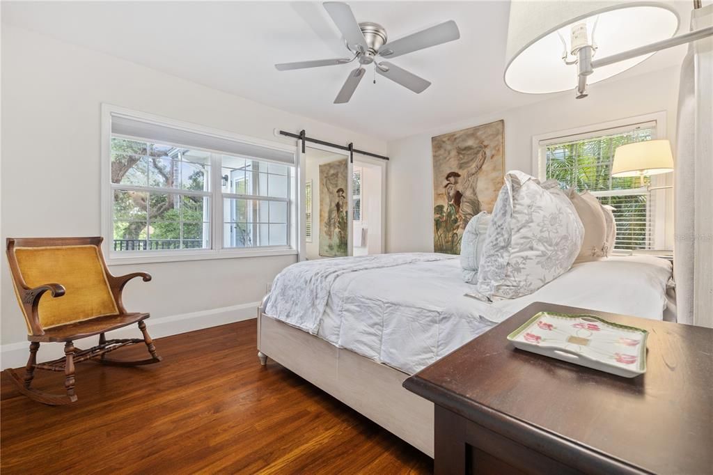 Active With Contract: $699,000 (2 beds, 2 baths, 1582 Square Feet)