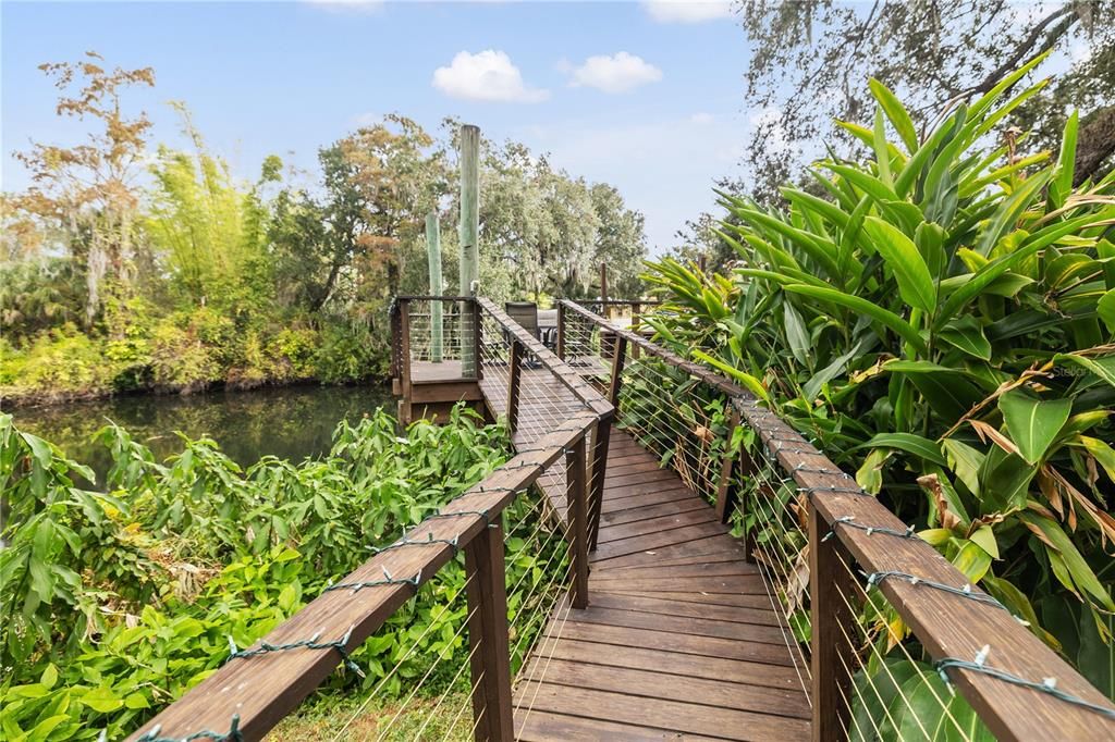 Active With Contract: $699,000 (2 beds, 2 baths, 1582 Square Feet)