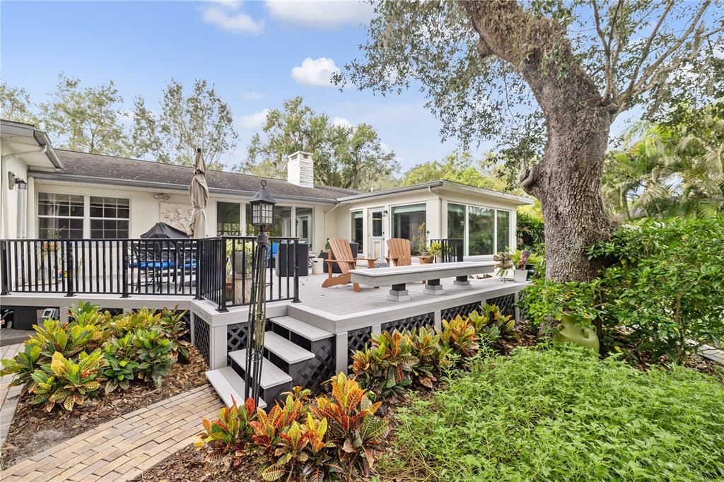 Active With Contract: $699,000 (2 beds, 2 baths, 1582 Square Feet)