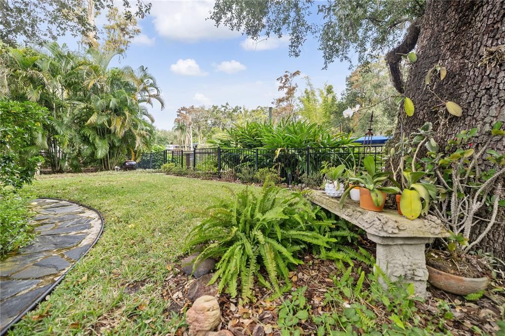 Active With Contract: $699,000 (2 beds, 2 baths, 1582 Square Feet)