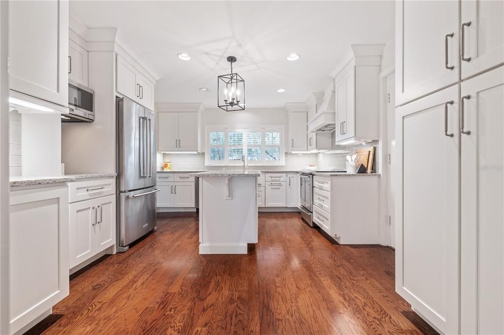 Active With Contract: $699,000 (2 beds, 2 baths, 1582 Square Feet)