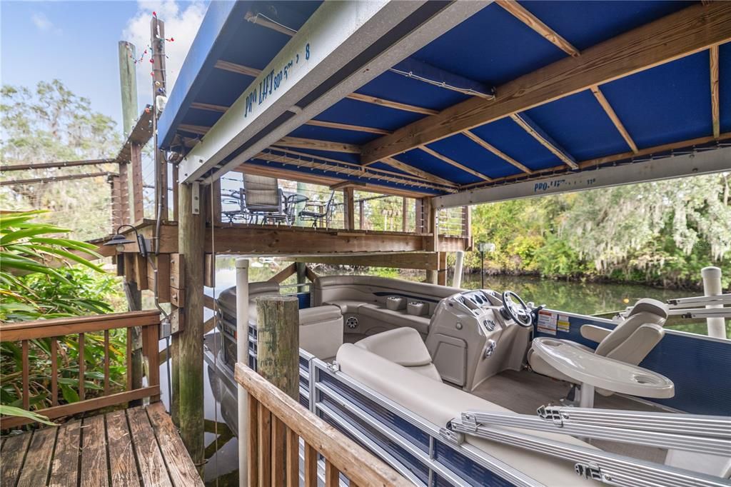 Active With Contract: $699,000 (2 beds, 2 baths, 1582 Square Feet)